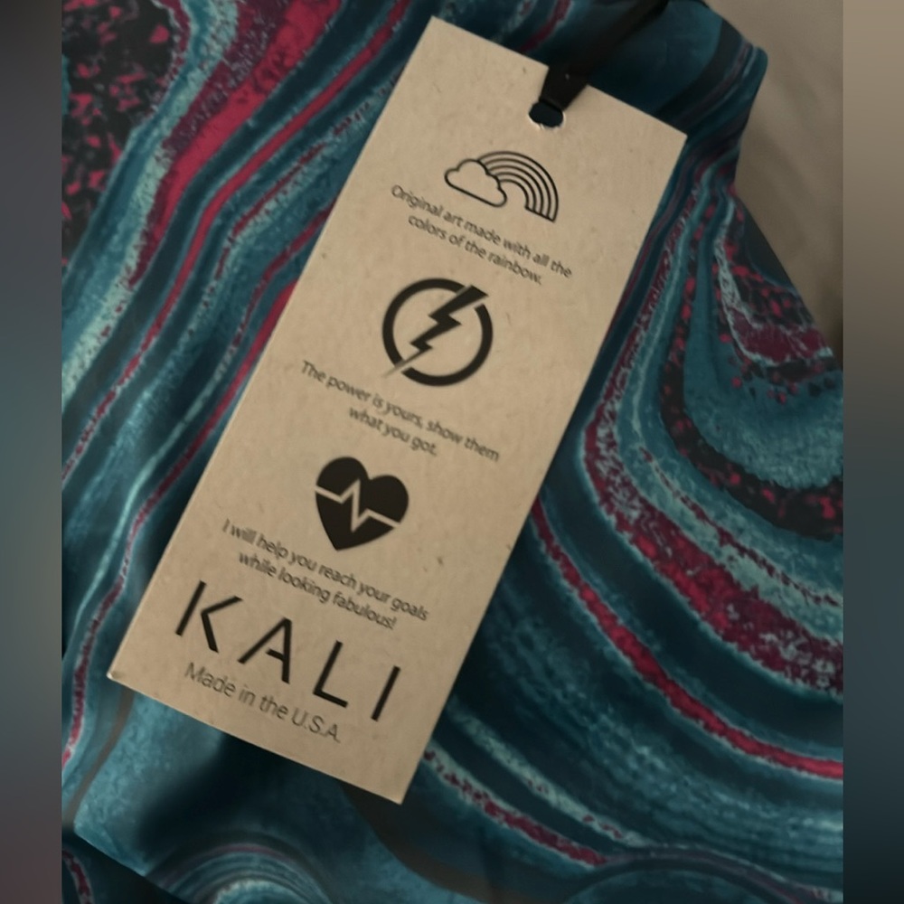 Miami Fitwear- Kali Cropped Legging - Picture 3 of 5